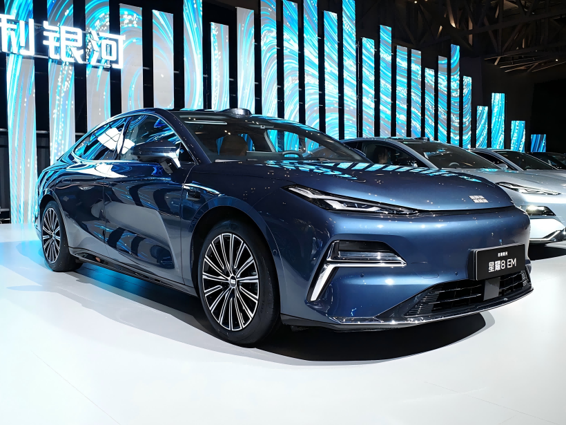 „Geely Galaxy Xingyao 8 EM“, didelis Phev su EM-P hibridu, paleidžiama