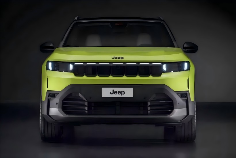 Spėliojami oficialūs visiškai naujojo „Jeep Compass“ vaizdai buvo nutekinti, o šiais metais buvo išleistas potencialus. Tikimasi, kad transporto priemonė siūlys gryną elektrinį, švelnų hibridą ir hibridinių jėgainių parinktis